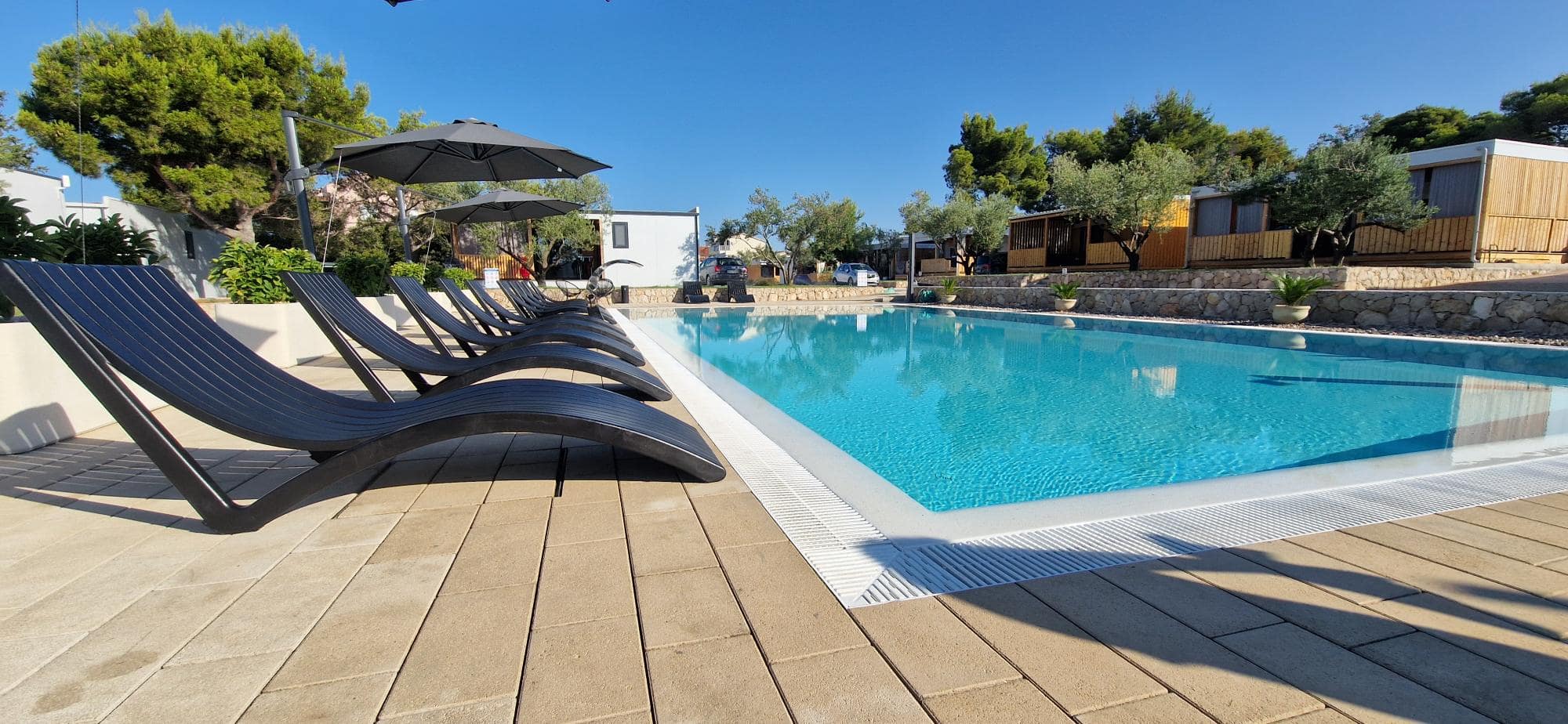 mobilna-hiška-pakoštane-rendera-bazen mobilna-hiška-pakoštane-rendera-bazen