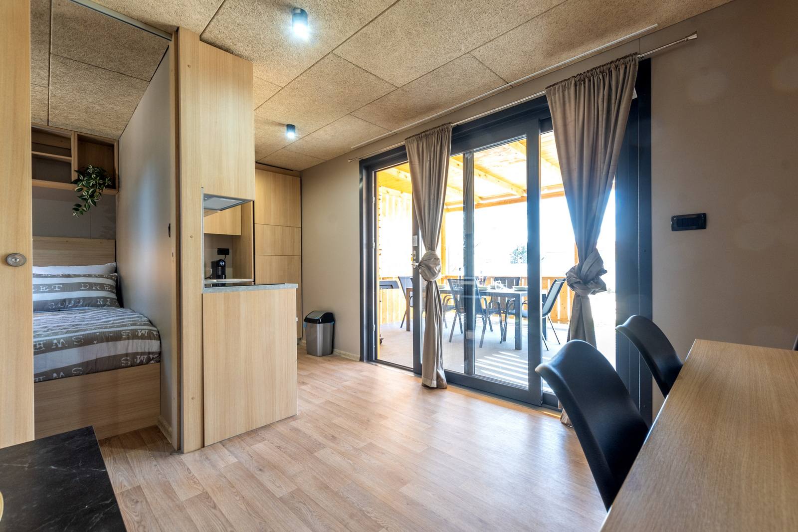 Mobilna-hiška-Pakoštane-Rendera-predprostor