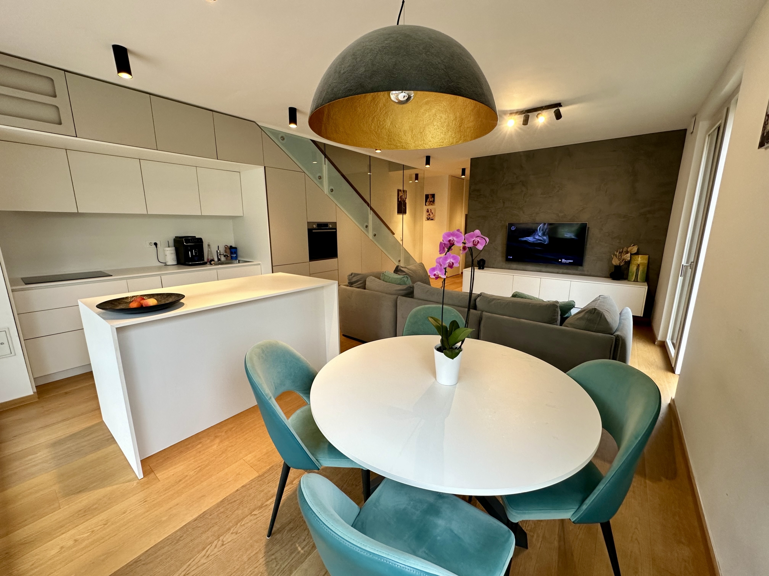 4-sobno-duplex-stanovanje-Tacen-pod-Šmarno-goro-Ljubljana-Rendera-jedilni-del