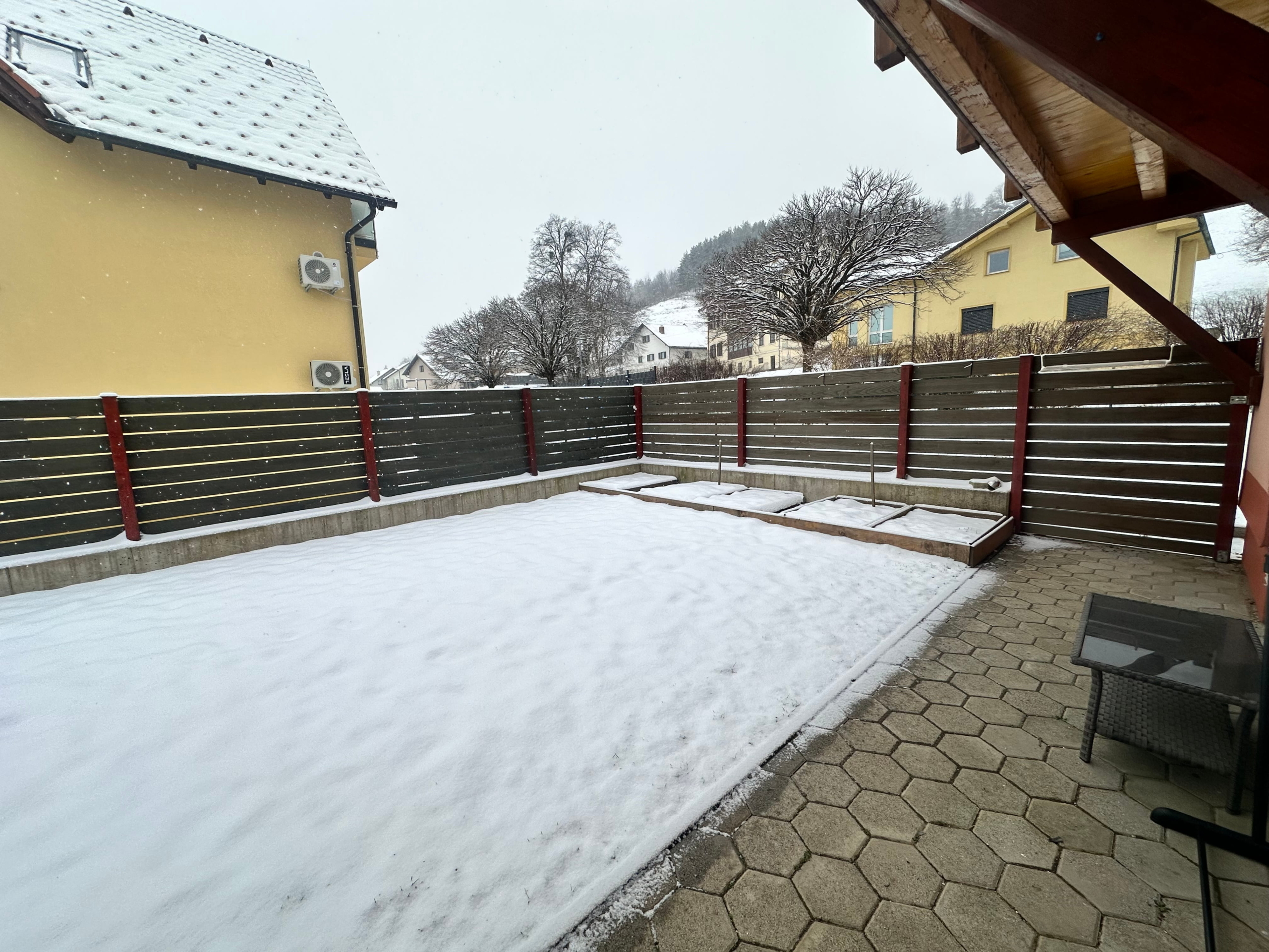 3.5-sobno-stanovanje-z-atrijem-rendera-atrij
