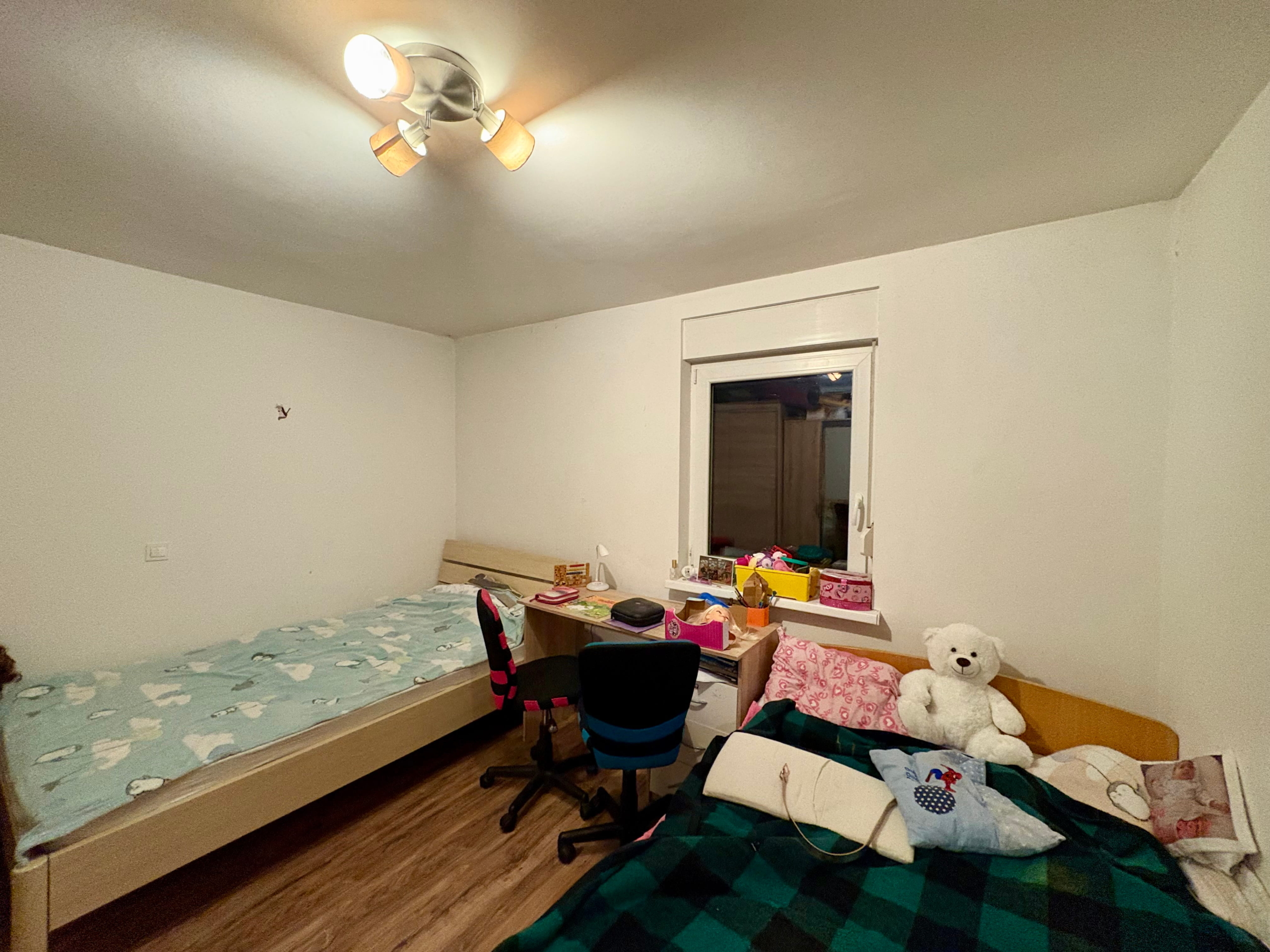 Samostojna-hiša-Juršinci-Rendera-otroška-soba