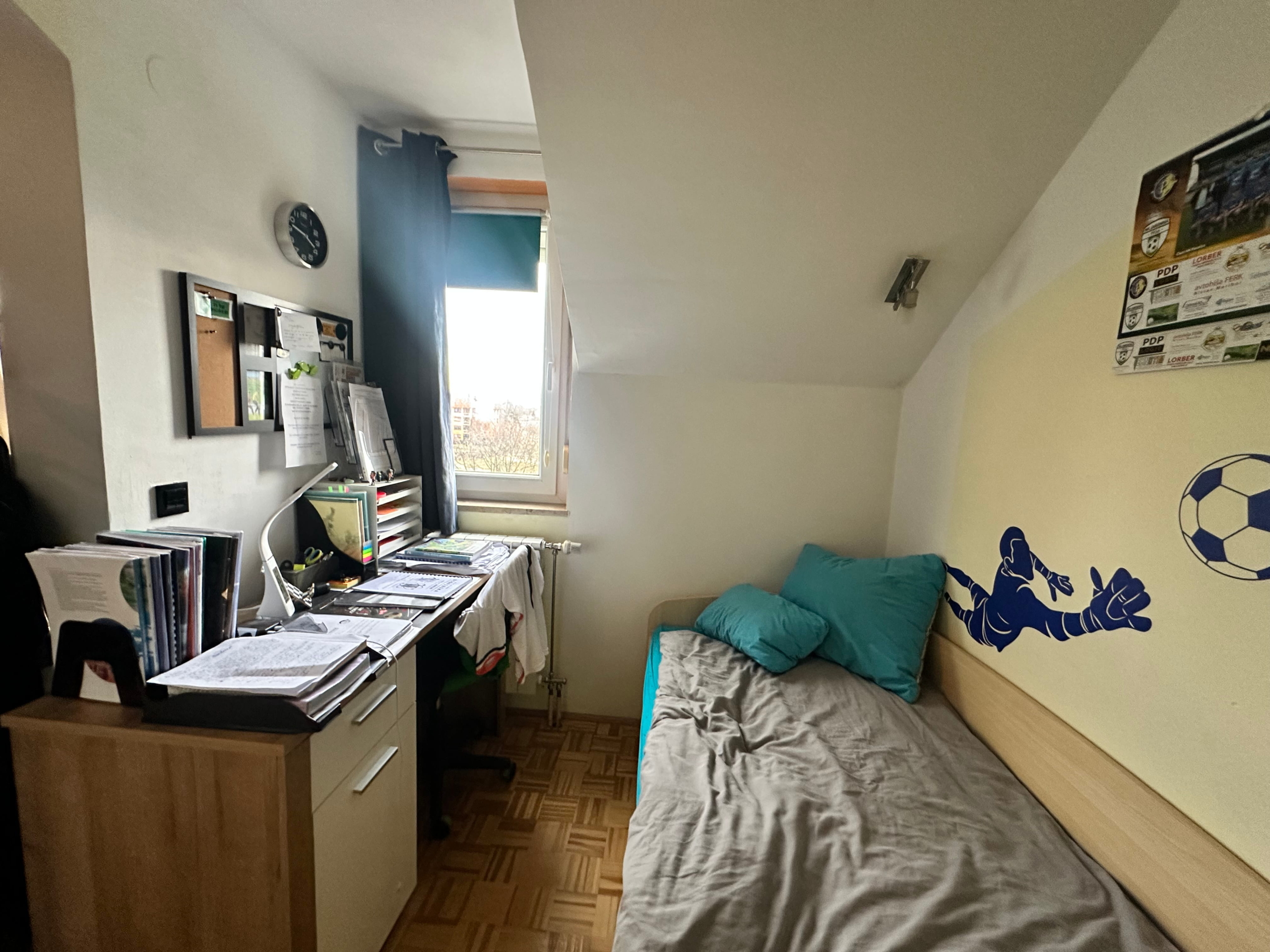 2,5-sobno-stanovanje-balkon-pogled-na-Pohorje-Rendera-pisarna 2,5-sobno-stanovanje-balkon-pogled-na-Pohorje-Rendera-pisarna