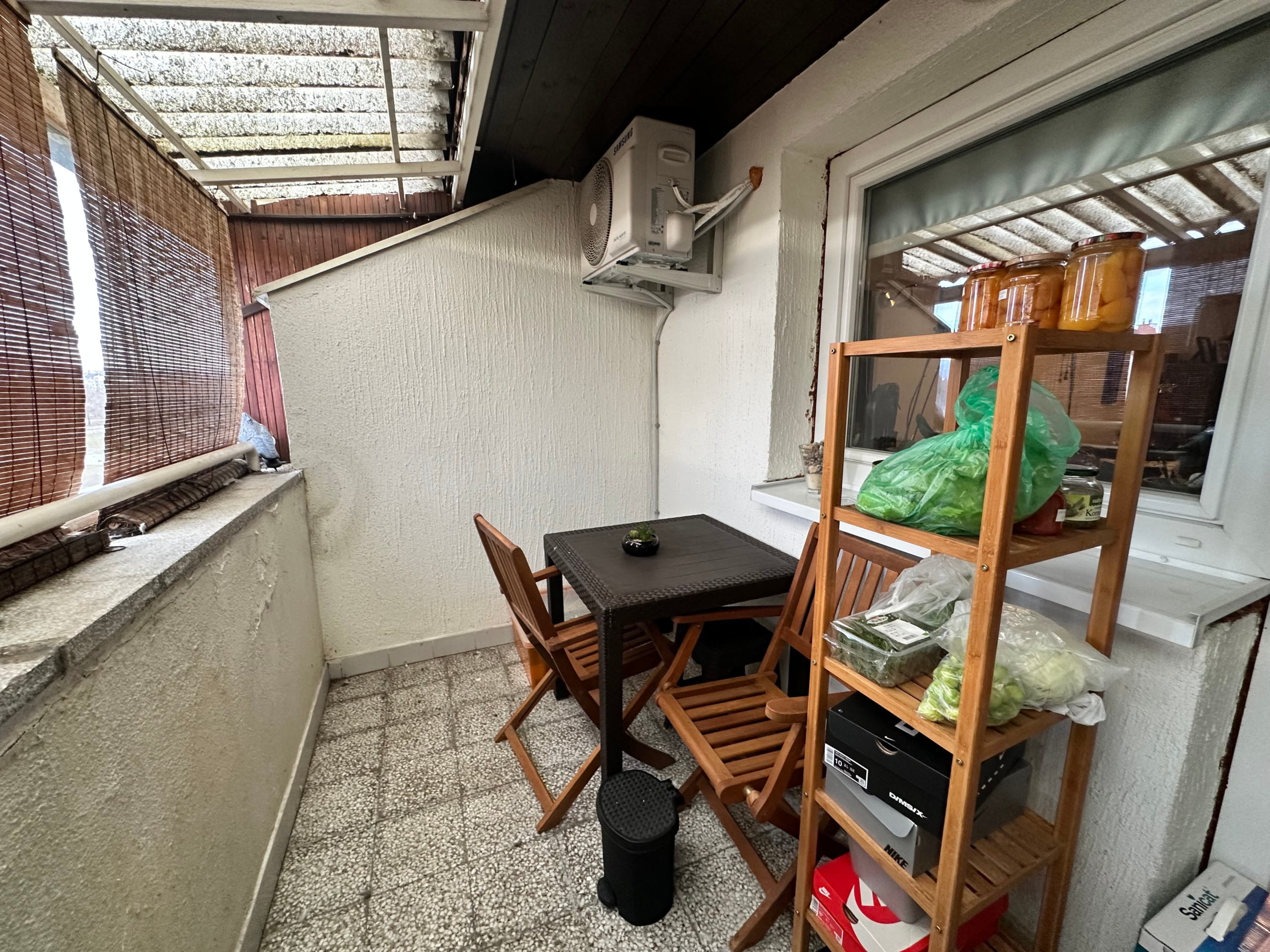 2,5-sobno-stanovanje-balkon-pogled-na-Pohorje-Rendera-balkon 2,5-sobno-stanovanje-balkon-pogled-na-Pohorje-Rendera-balkon
