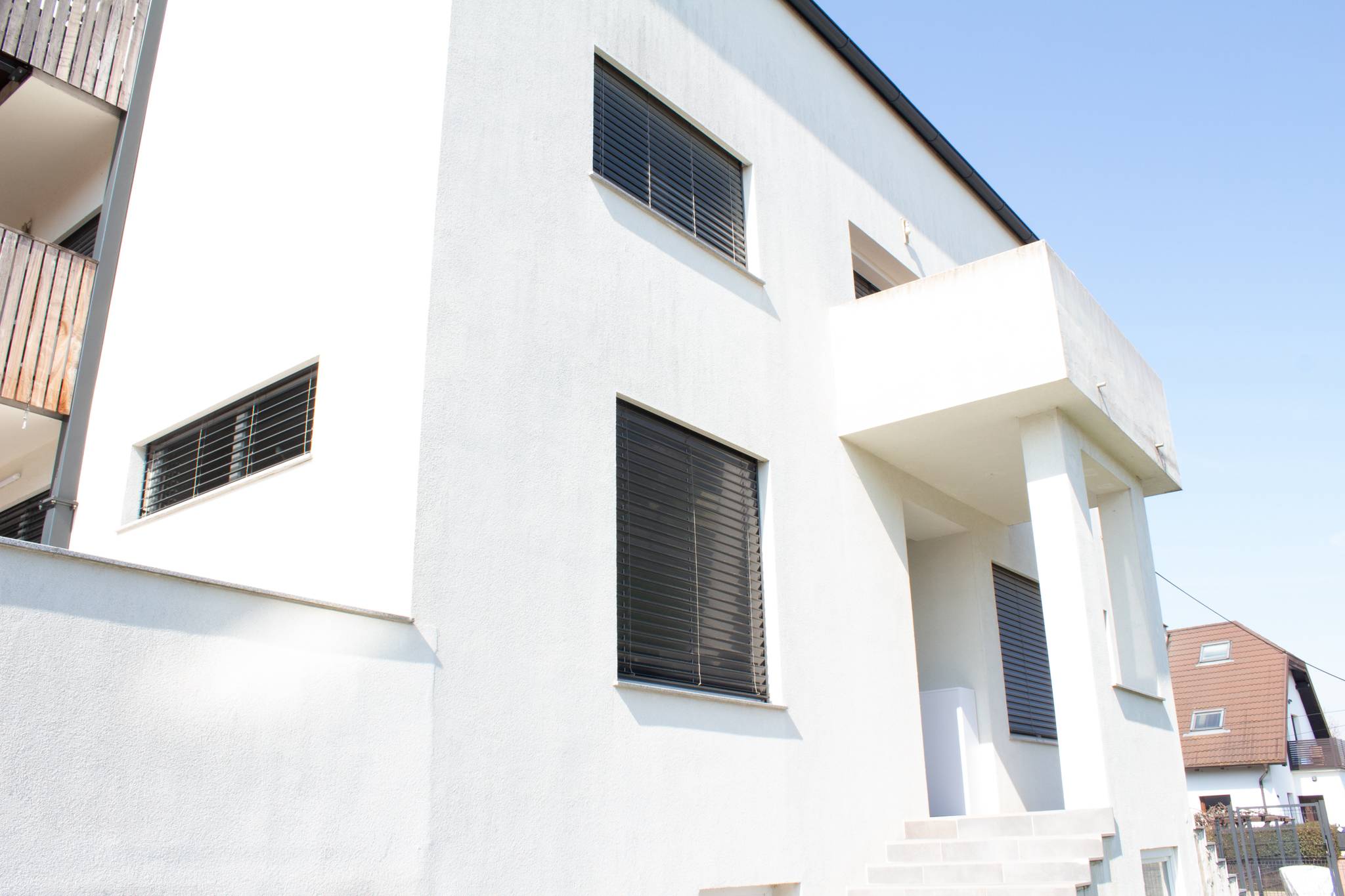 Garsonjera-z-balkonom-Hoče-Rendera-večstanovanjska-hiša