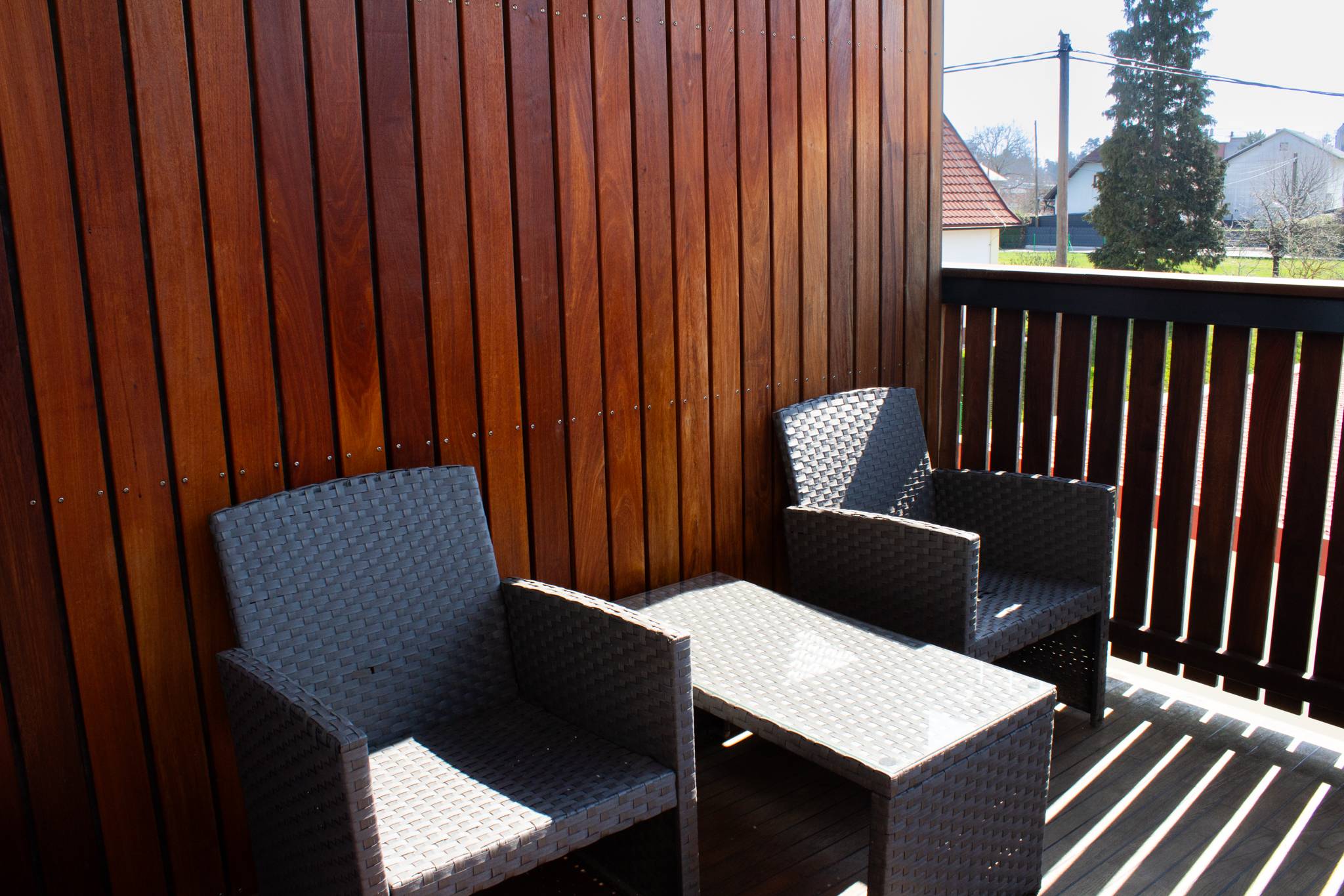 Garsonjera-z-balkonom-Hoče-Rendera-terasa