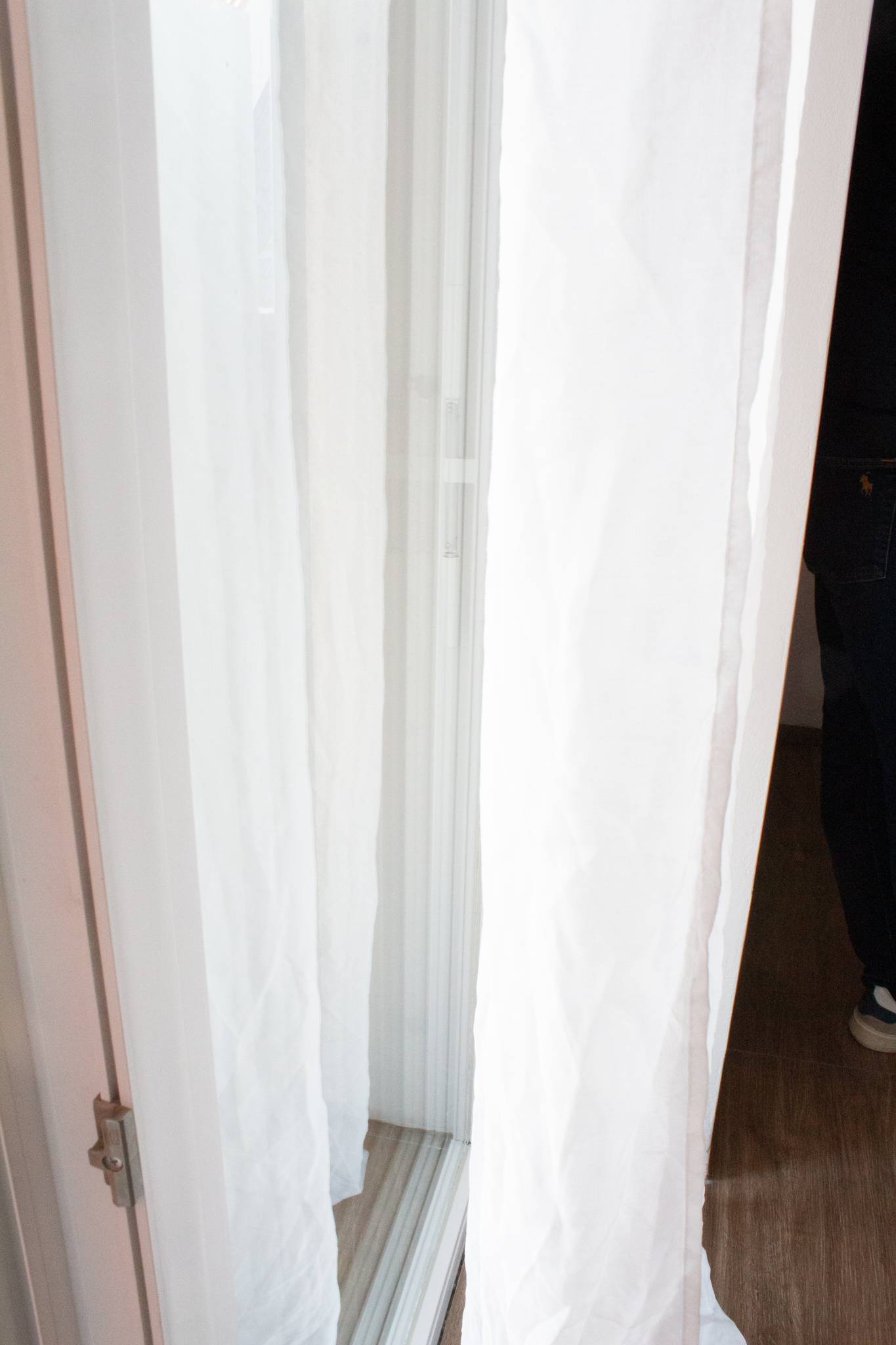 Garsonjera-z-balkonom-Hoče-Rendera-zavese