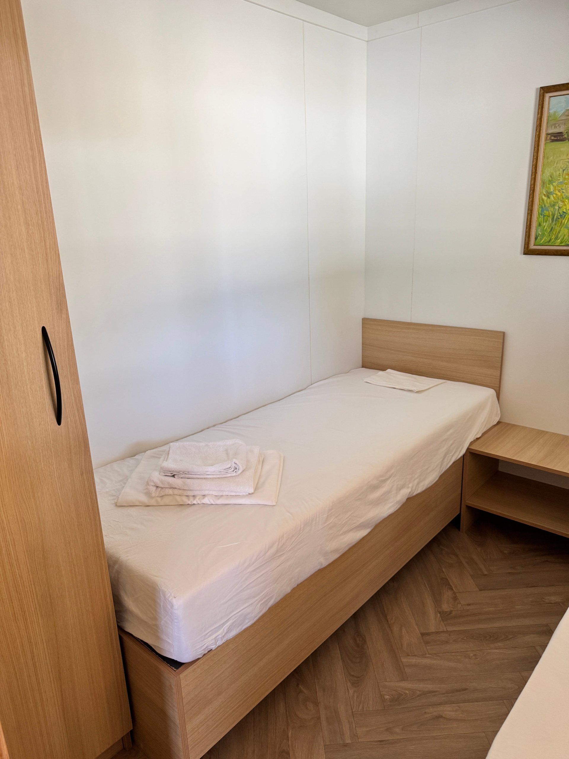 Mobilna-hiška-kamp-Twins-Pakoštane-Ahil-Rendera-soba