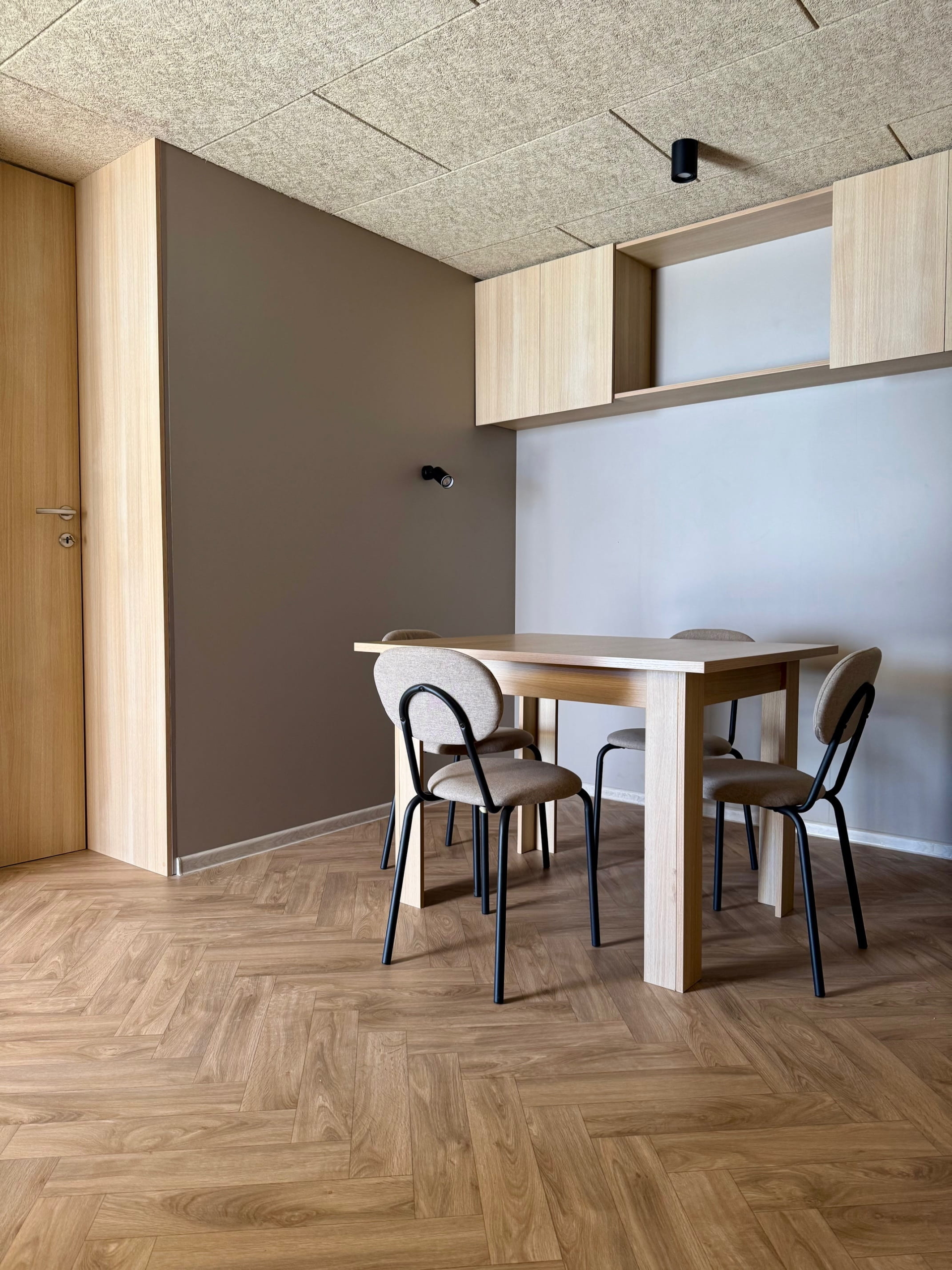 Mobilna-hiša-Rendera-Pakoštane-jedilnica