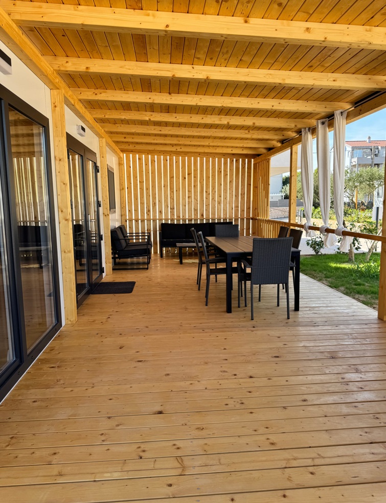 Mobilka-Ahil-Pakoštane-velika-terasa