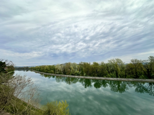 Dvostanovanjska-hiša-Miklavž-pogled-na-Dravo