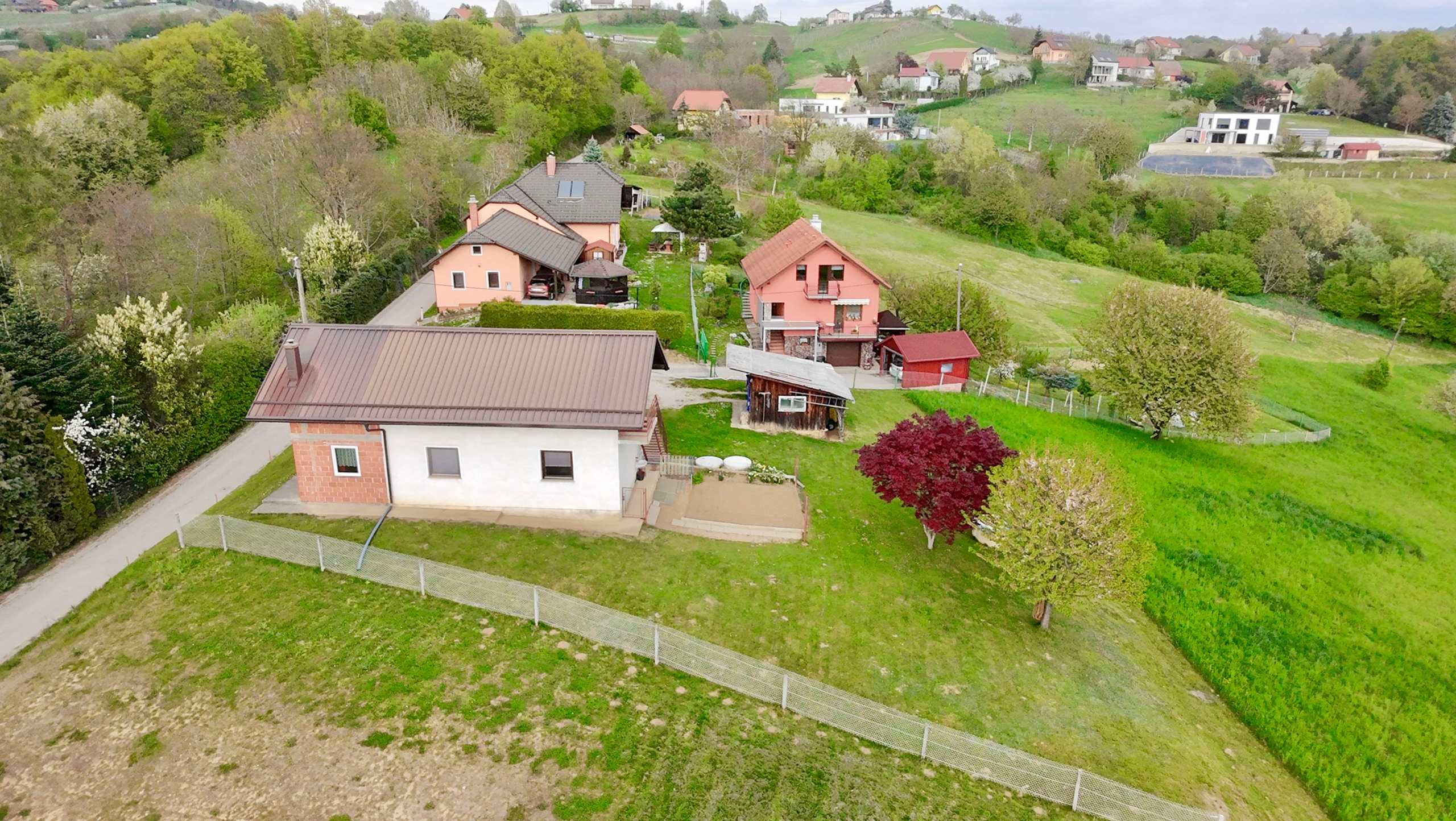 Dvostanovanjska-hiša-Trčova-Rendera-terasa-nadstropje-posest Dvostanovanjska-hiša-Trčova-Rendera-terasa-nadstropje-posest